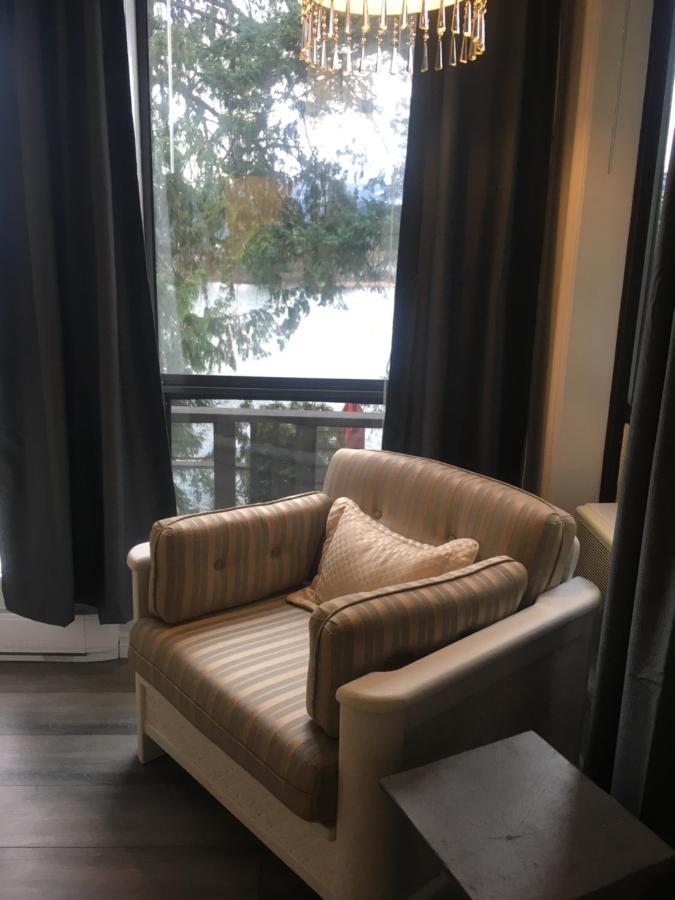Long Lake Waterfront Bed And Breakfast Nanaimo Exterior foto